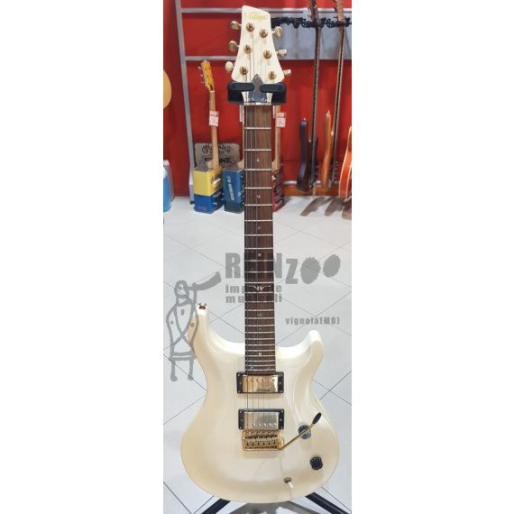 Vintage VRS100 AW WH Wilkinson White. (custodia, corde e plettri in omaggio) -usato in garanzia-