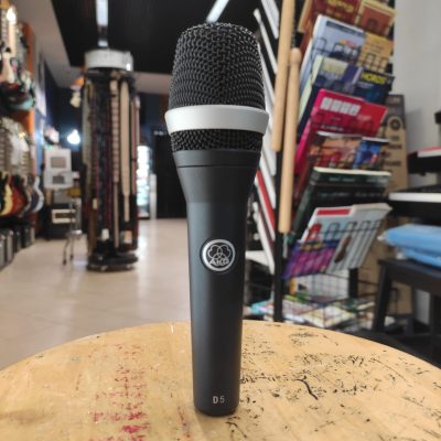 AKG D5