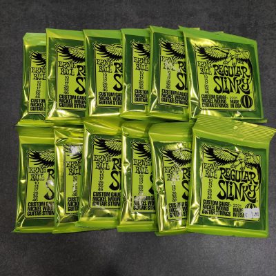 ERNIE BALL 2221 Regular Slinky 010/046 ( 12 PZ )