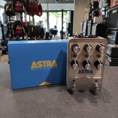 Universal Audio UAFX Astra Modulation Machine