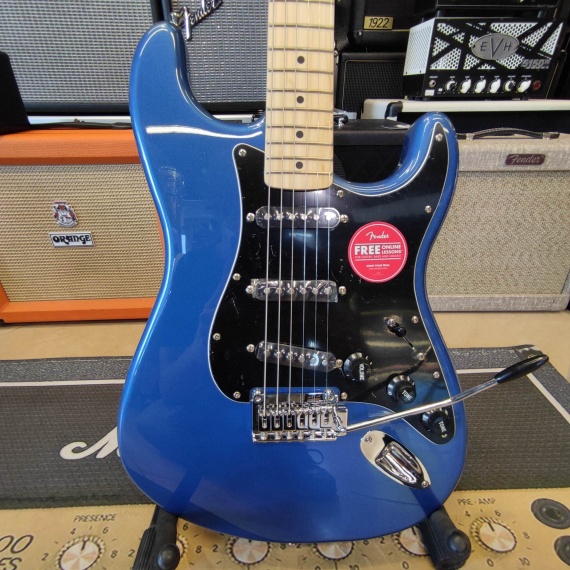 SQUIER Affinity Series Stratocaster Lake Placid Blue