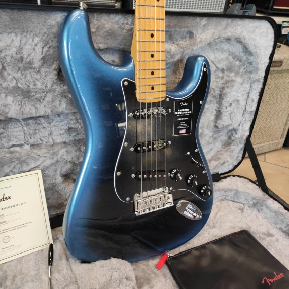 FENDER American Professional II Stratocaster Dark Night - immagine 2