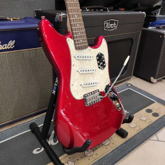 SQUIER PARANORMAL CYCLONE Candy Apple Red - immagine 4