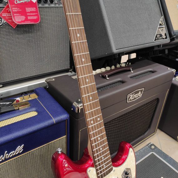 SQUIER PARANORMAL CYCLONE Candy Apple Red - immagine 3