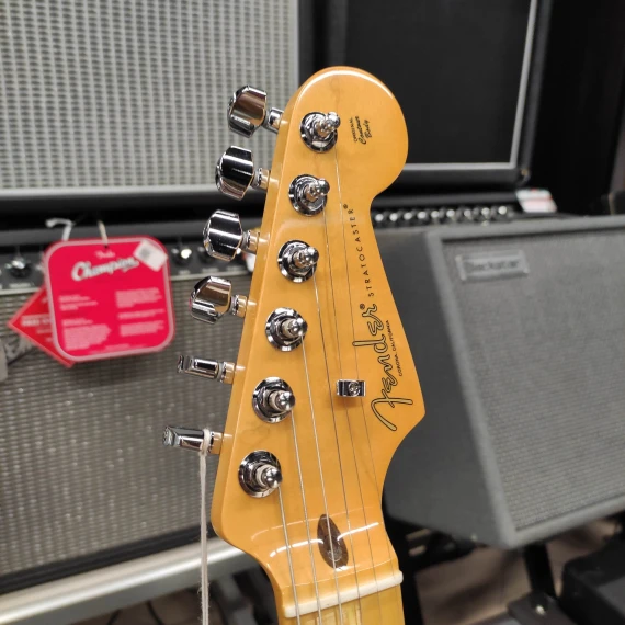 FENDER American Professional II Stratocaster HSS 3-Color Sunburst - immagine 5