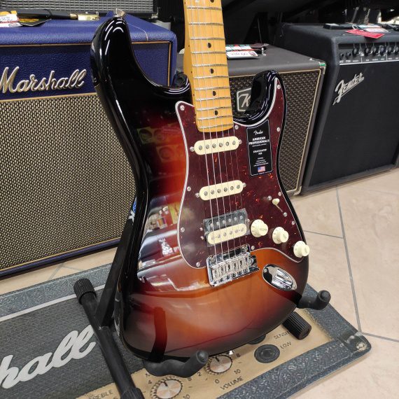 FENDER American Professional II Stratocaster HSS 3-Color Sunburst - immagine 3