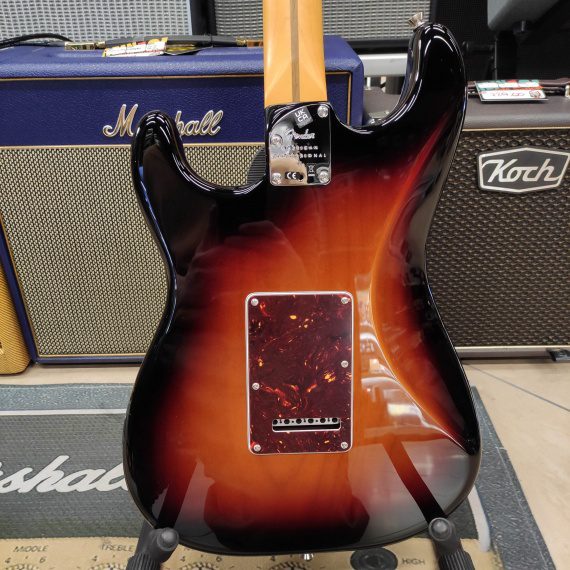 FENDER American Professional II Stratocaster HSS 3-Color Sunburst - immagine 2