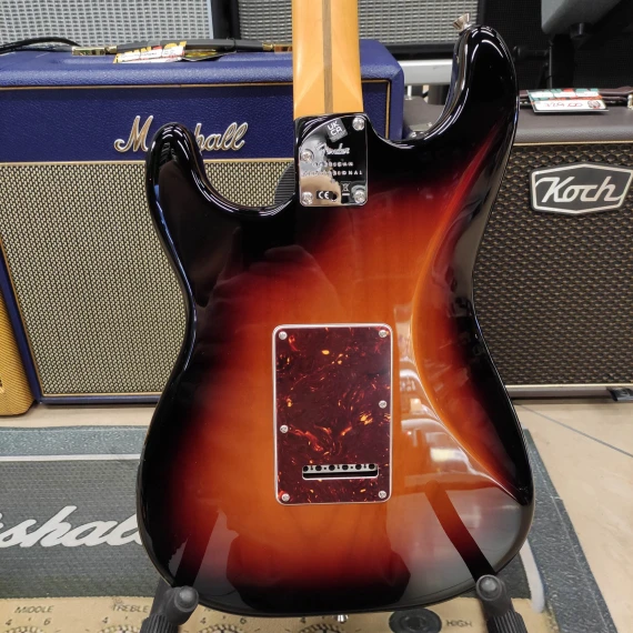 FENDER American Professional II Stratocaster HSS 3-Color Sunburst - immagine 2