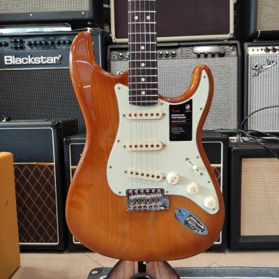 FENDER American Performer Stratocaster Honey Burst