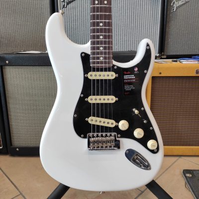 FENDER American Performer Stratocaster Arctic White