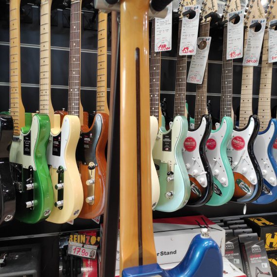 SQUIER FSR Classic Vibe '60s Competition Mustang Lake Placid Blue - immagine 6
