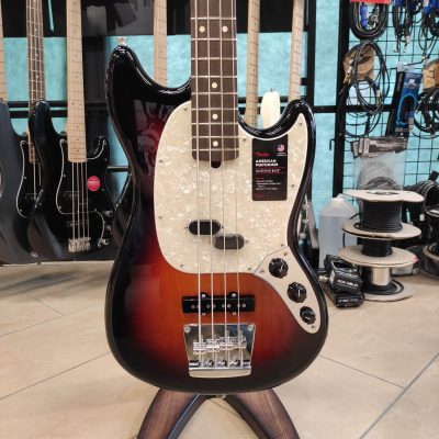 FENDER American Performer Mustang Bass Sunburst