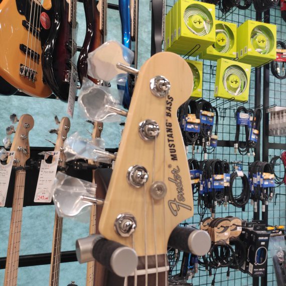 FENDER American Performer Mustang Bass Sunburst - immagine 5