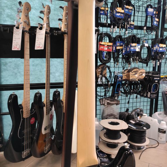 FENDER American Performer Mustang Bass Sunburst - immagine 4