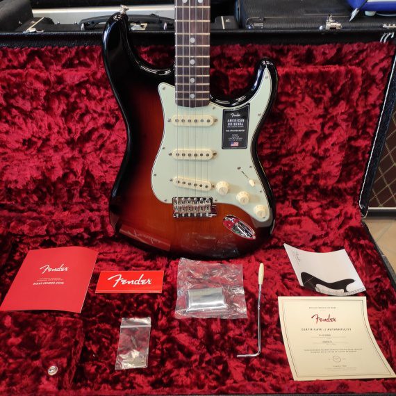FENDER American Original '60s Stratocaster 3-Color Sunburst - immagine 12
