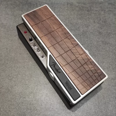 FENDER Tread-light Wah Brown