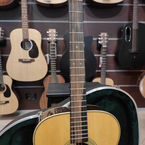 MARTIN OM-28E Natural - immagine 3