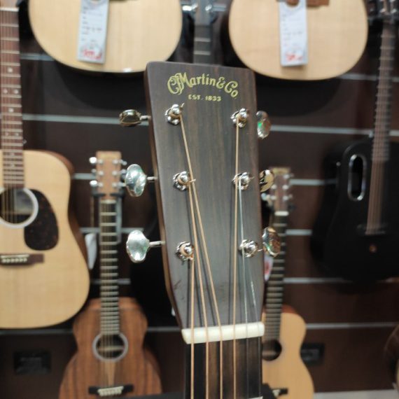 MARTIN OM-28E Natural - immagine 5