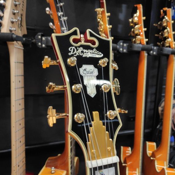 D'ANGELICO EXCEL SS Trans Cherry (with stairstep tailpiece) - immagine 7