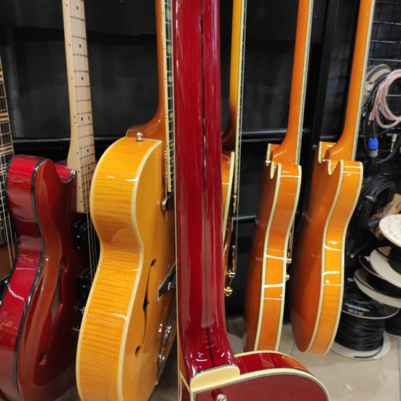 D'ANGELICO EXCEL SS Trans Cherry (with stairstep tailpiece) - immagine 5