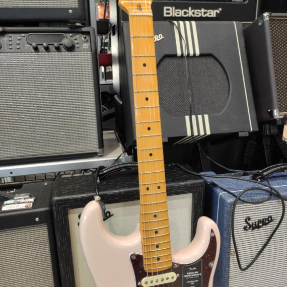 FENDER Limited Edition American Professional II Stratocaster HSS Shell Pink - immagine 4
