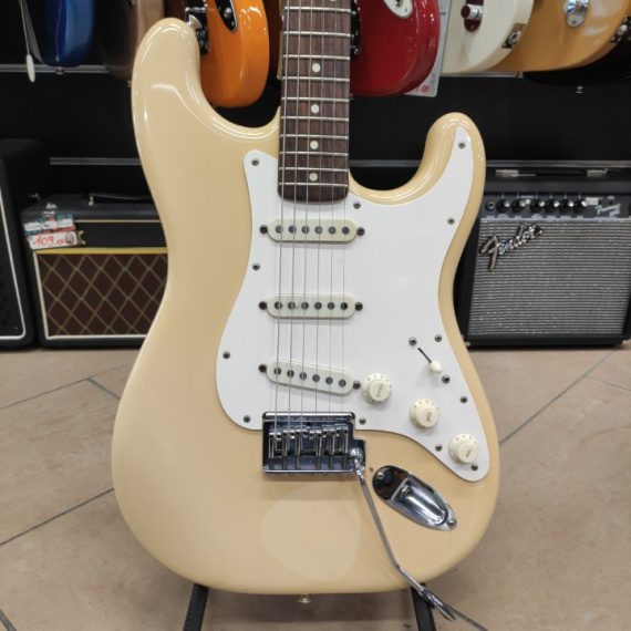 FENDER Standard Stratocaster Rosewood Fretboard 2 knobs Ivory White - USATO IN GARANZIA -