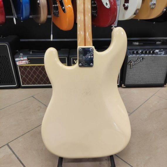FENDER Standard Stratocaster Rosewood Fretboard 2 knobs Ivory White - USATO IN GARANZIA - - immagine 3
