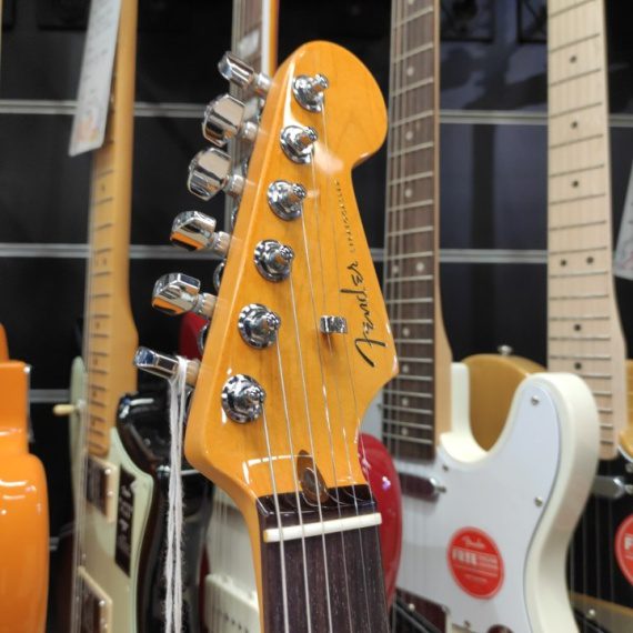 FENDER American Ultra Stratocaster Ultraburst - immagine 4
