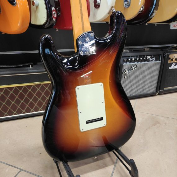 FENDER American Ultra Stratocaster Ultraburst - immagine 3