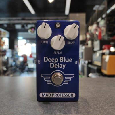 MAD PROFESSOR DEEP BLUE DELAY