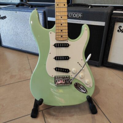 SAMICK Valley Arts Custom Pro Shop Strat Green – USATO IN GARANZIA –