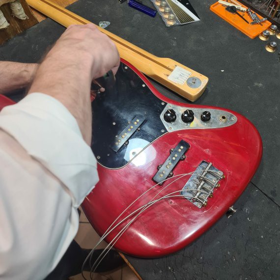 FENDER JAZZ BASS CANDY APPLE RED - 1978 U.S.A - USATO IN GARANZIA - - immagine 4