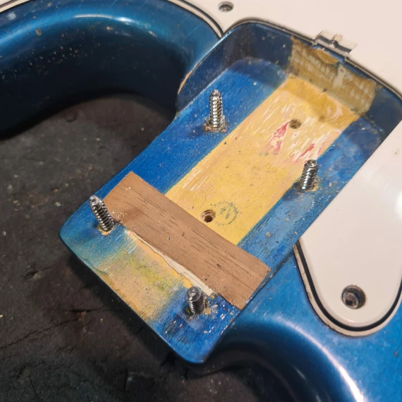 FENDER Precision Bass Lake Placid Blue ( 68 / 72 ) - USATO IN GARANZIA - - immagine 18