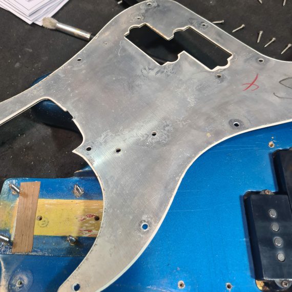 FENDER Precision Bass Lake Placid Blue ( 68 / 72 ) - USATO IN GARANZIA - - immagine 14
