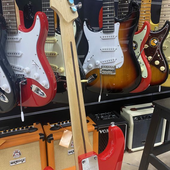 SQUIER FSR Sonic Stratocaster Fiesta Red - immagine 4