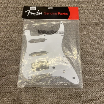 FENDER PICKGUARD STRAT SPECIAL HSS WBW
