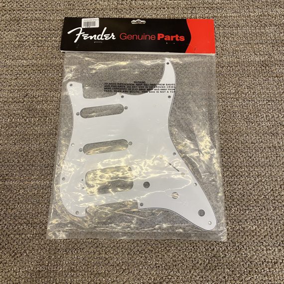 FENDER PICKGUARD STRAT SPECIAL HSS WBW