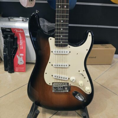 SQUIER Bullet Stratocaster Sunburst – USATO IN GARANZIA –