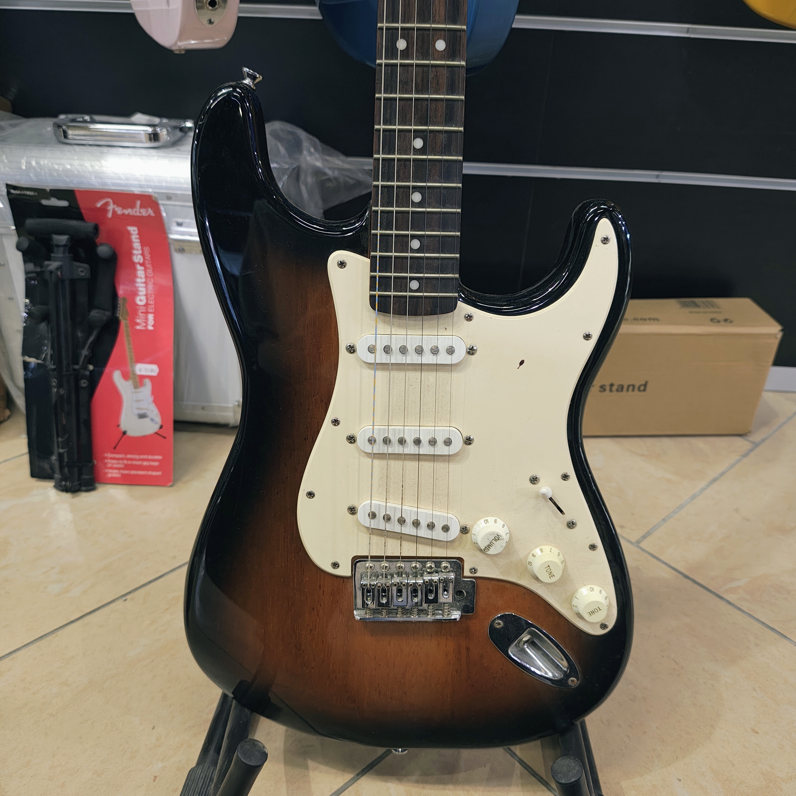 SQUIER Bullet Stratocaster Sunburst - USATO IN GARANZIA -