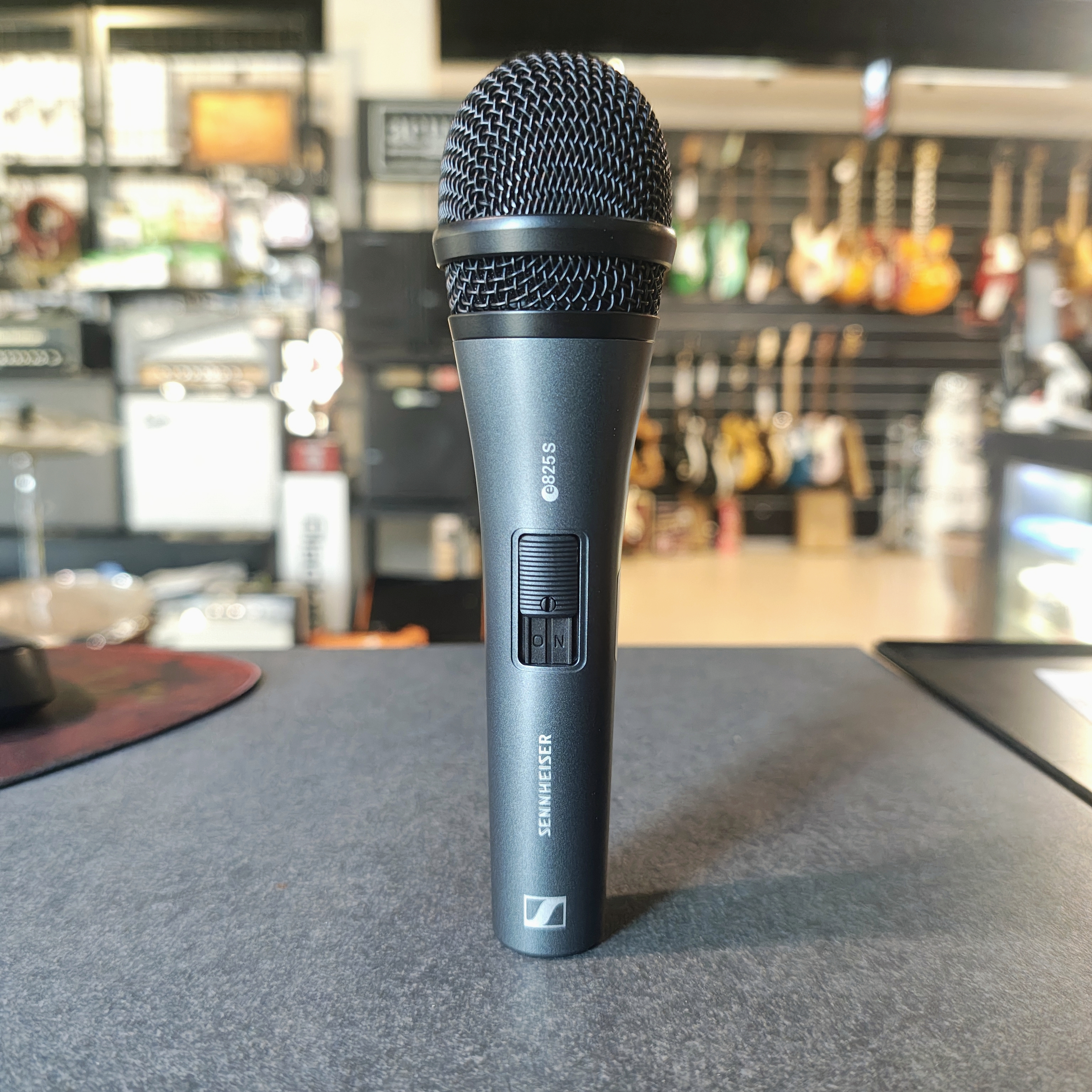 SENNHEISER E825s